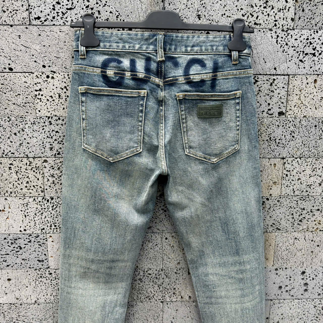 Quần Jean Gucci GC Xanh bạc loang logo chữ cạp mông Like Auth NV